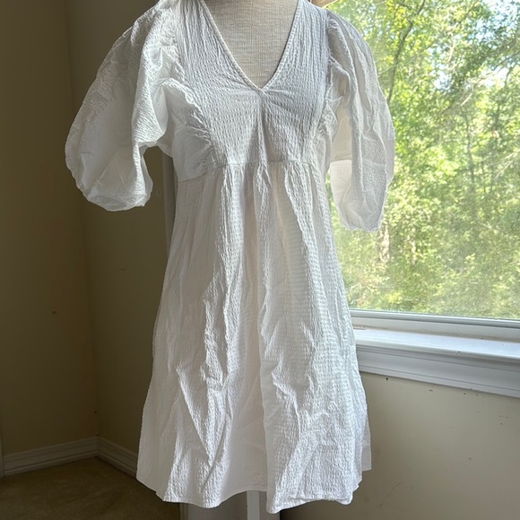 White Dress - Picture 1 of 4